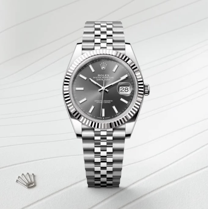 Montre Nova argentée à cadran gris